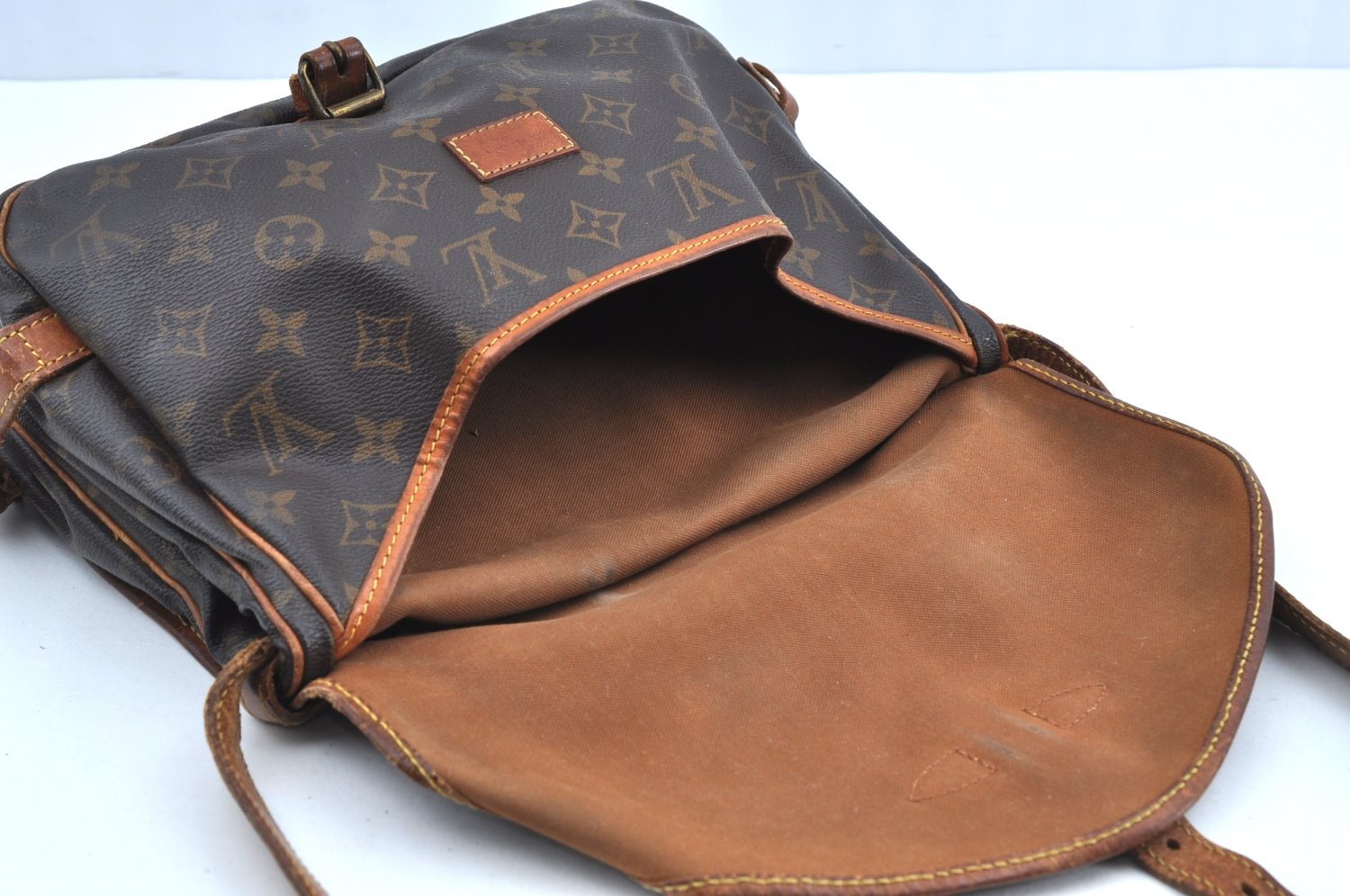 Authentic Louis Vuitton Monogram Saumur 30 Shoulder Cross Bag M42256 LV K4171