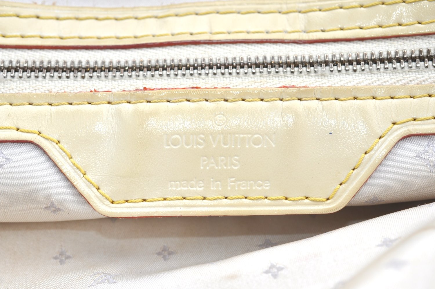 Authentic Louis Vuitton Suhali Lockit PM Hand Bag White M91887 LV K4191