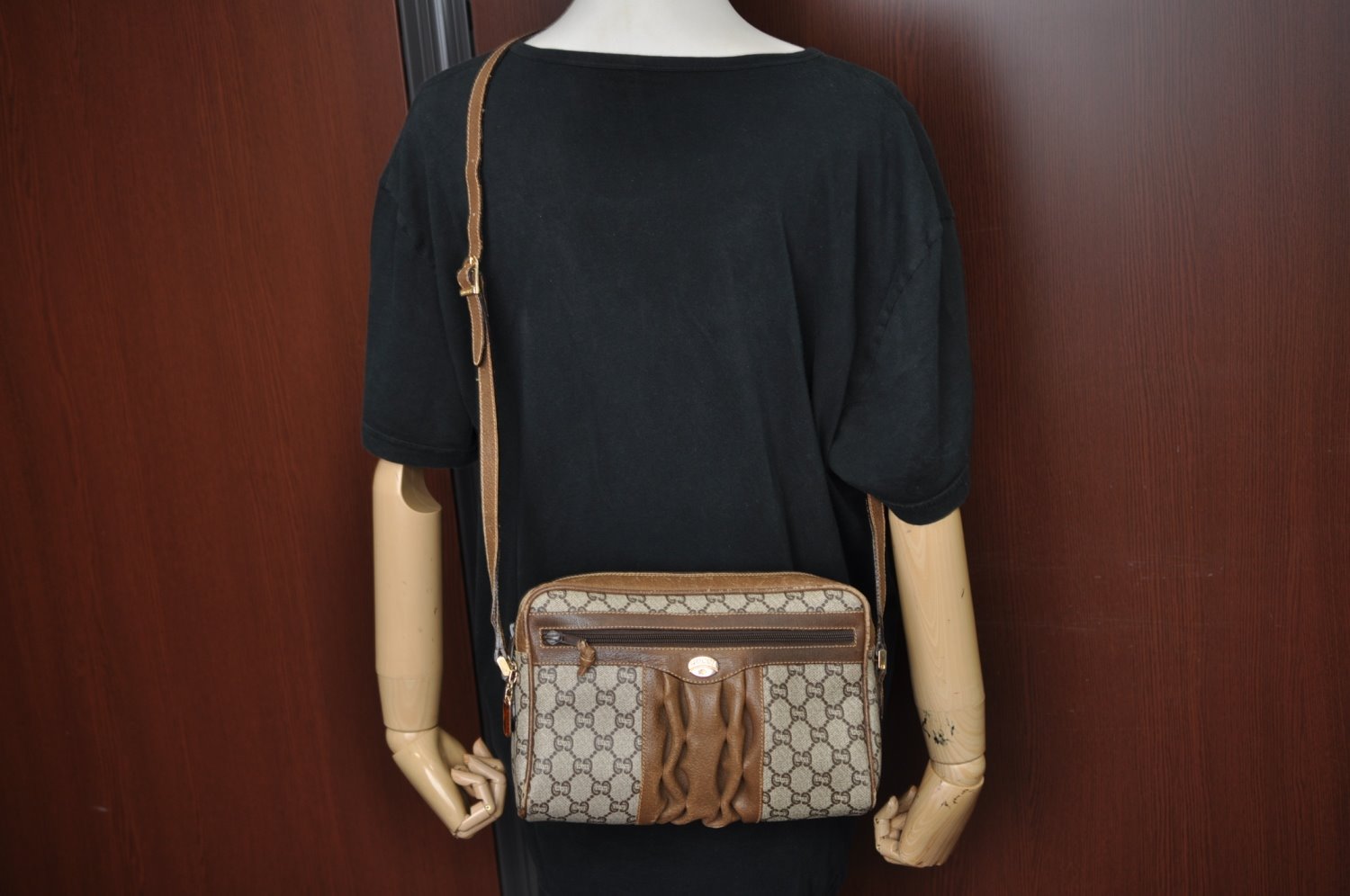 Authentic GUCCI GG Plus Shoulder Cross Body Bag Purse PVC Leather Brown K4202
