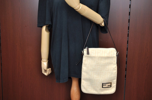 Authentic FENDI Zucca Shoulder Hand Bag Purse Canvas Leather Beige K4207