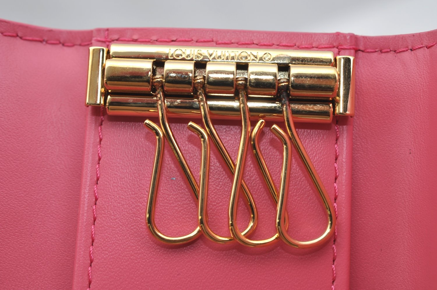 Authentic Louis Vuitton Vernis Multicles 4 Four Hooks Key Case M91252 Pink K4224