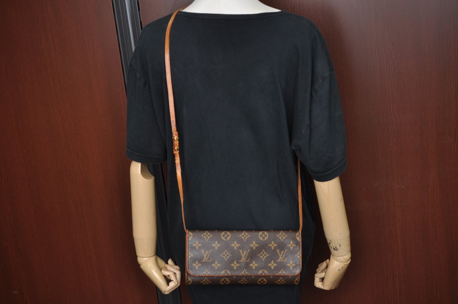 Auth Louis Vuitton Monogram Pochette Twin GM Shoulder Bag M51852 LV Junk K4238