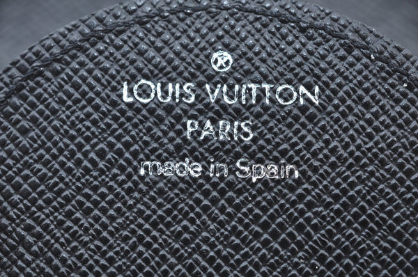 Auth Louis Vuitton Taiga Porte Monnaie Cuvette Coin Purse Black M64422 LV K4272