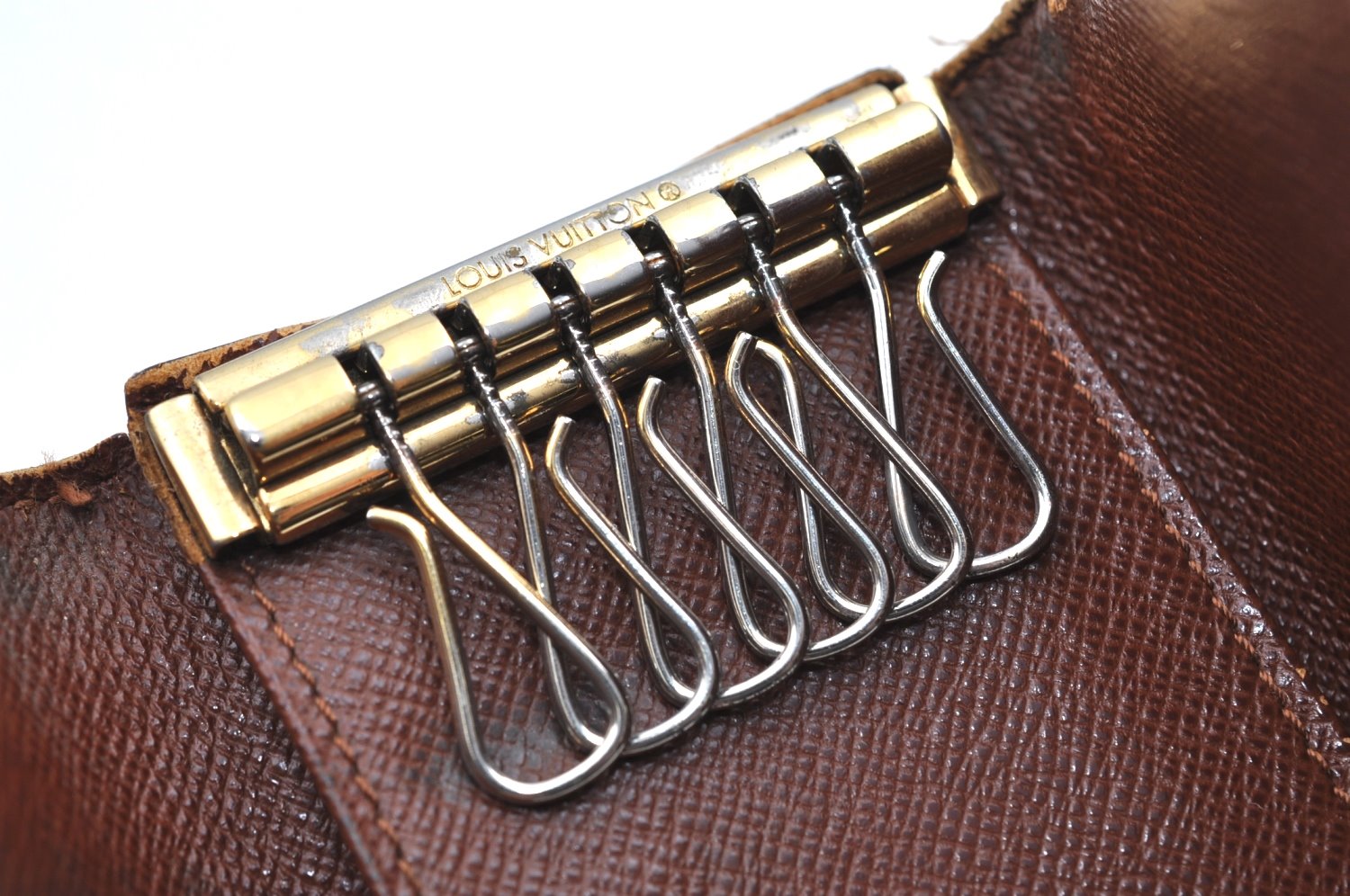 Authentic Louis Vuitton Monogram Multicles 6 Six Hooks Key Case M62630 LV K4292