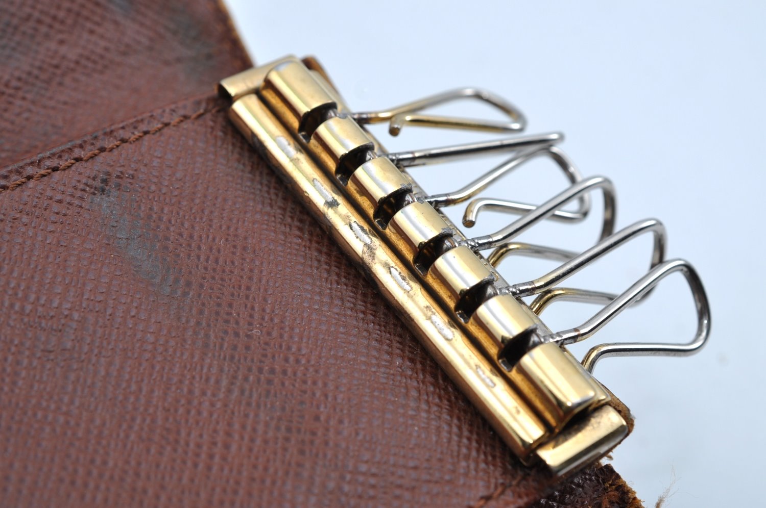 Authentic Louis Vuitton Monogram Multicles 6 Six Hooks Key Case M62630 LV K4292