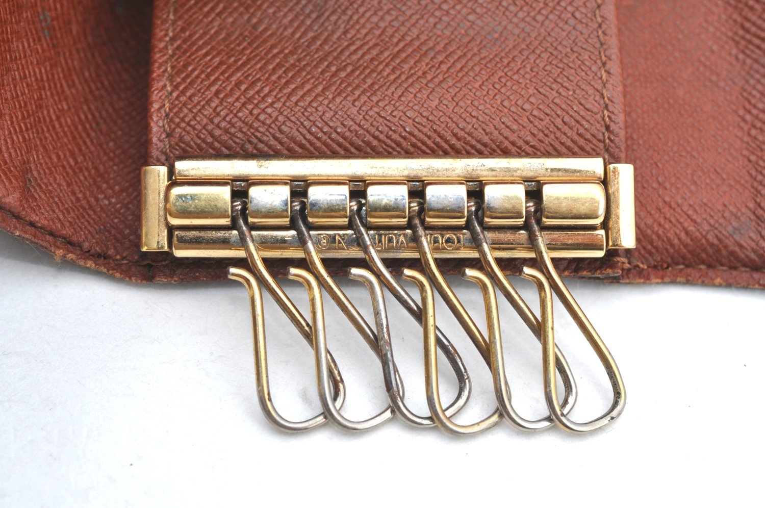 Authentic Louis Vuitton Monogram Multicles 6 Six Hooks Key Case M62630 LV K4337