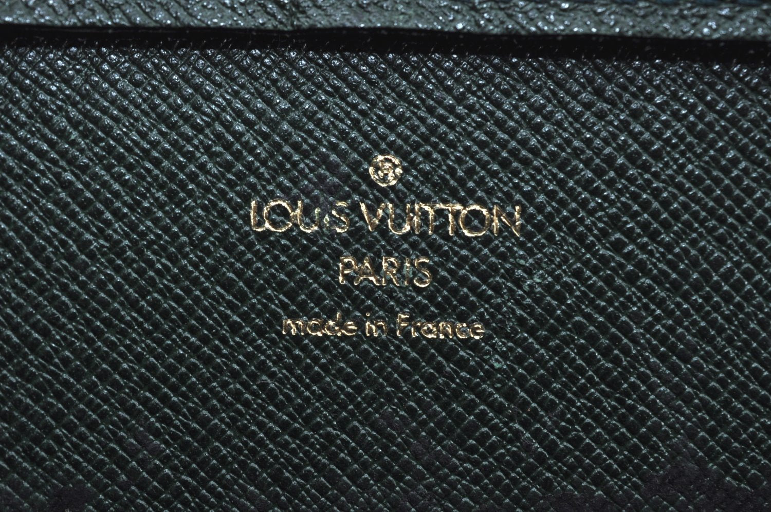 Authentic Louis Vuitton Taiga Baikal Clutch Bag Green M30184 LV K4357