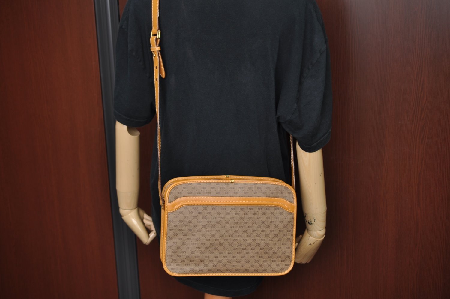 Authentic GUCCI Micro GG Shoulder Cross Body Bag Purse PVC Leather Brown K4358