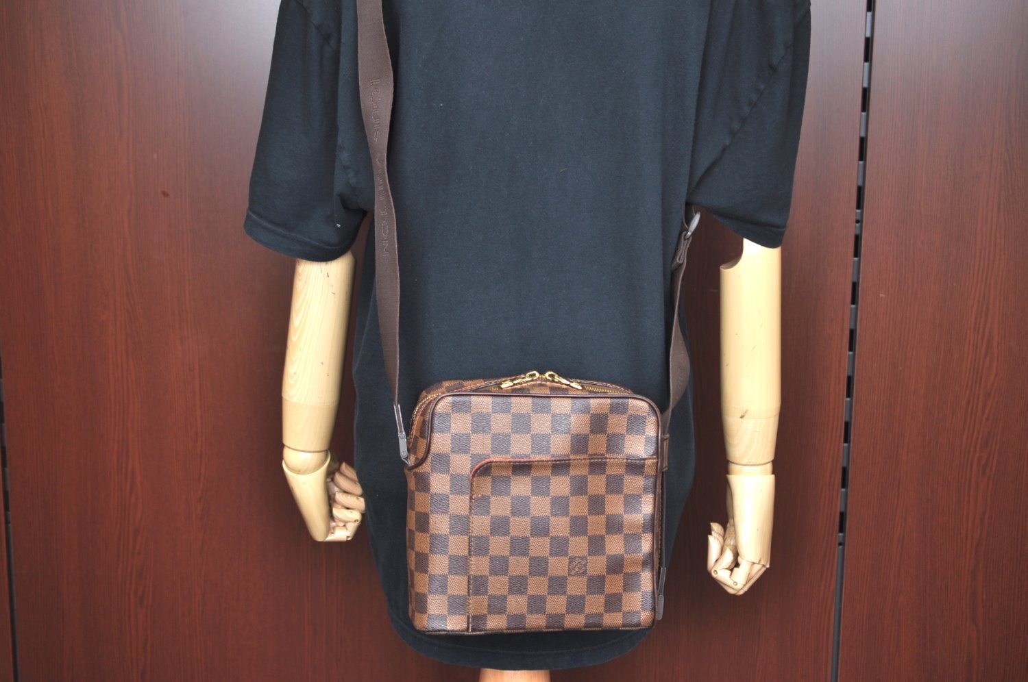 Authentic Louis Vuitton Damier Olav PM Shoulder Cross Body Bag N41442 LV K4368