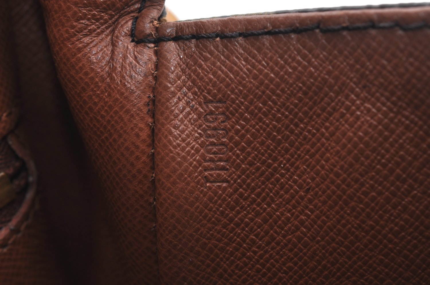 Authentic Louis Vuitton Monogram Saint Cloud GM M51242 Shoulder Cross Bag K4369