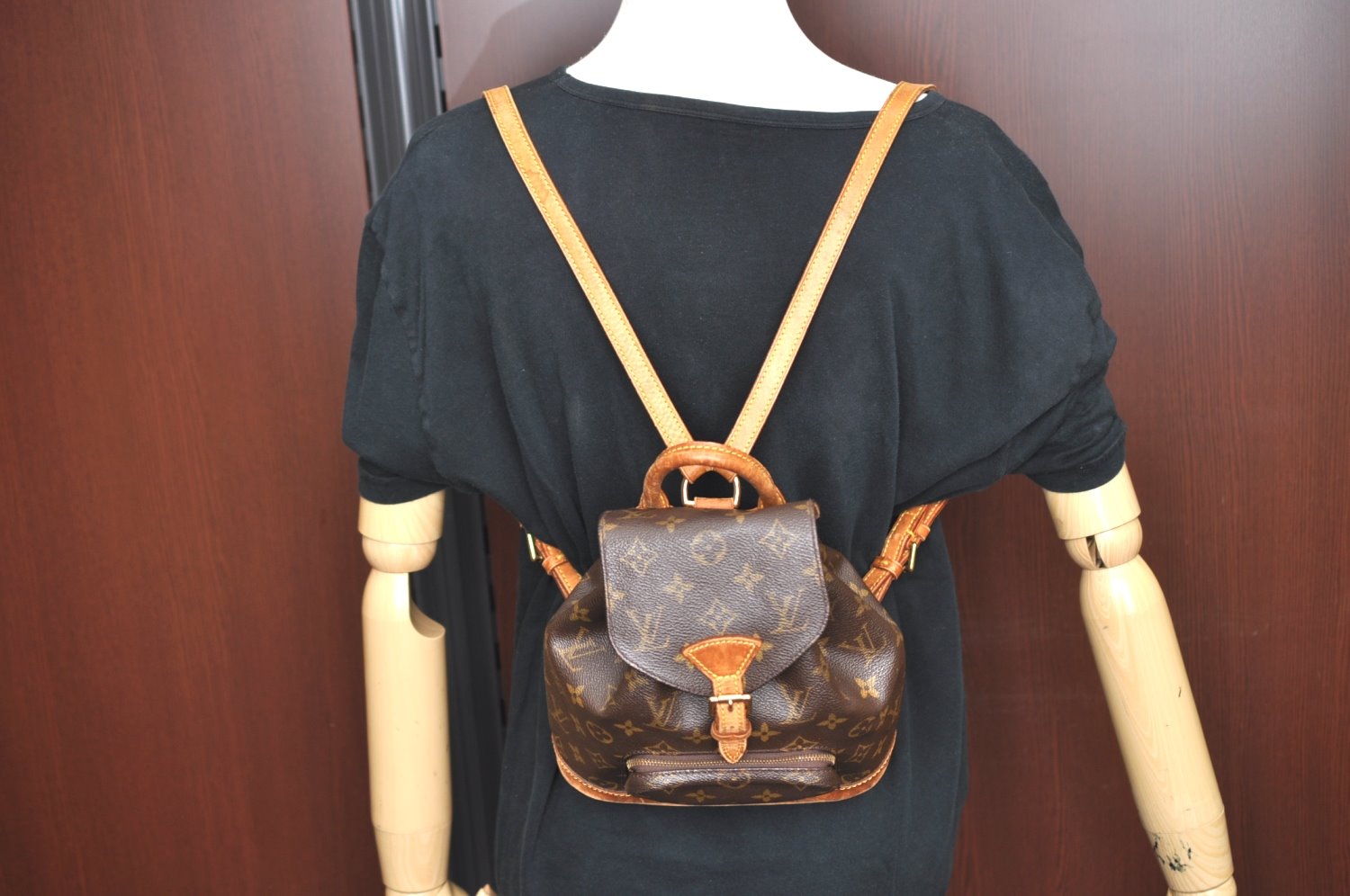 Authentic Louis Vuitton Monogram Montsouris PM Backpack M51137 LV K4382