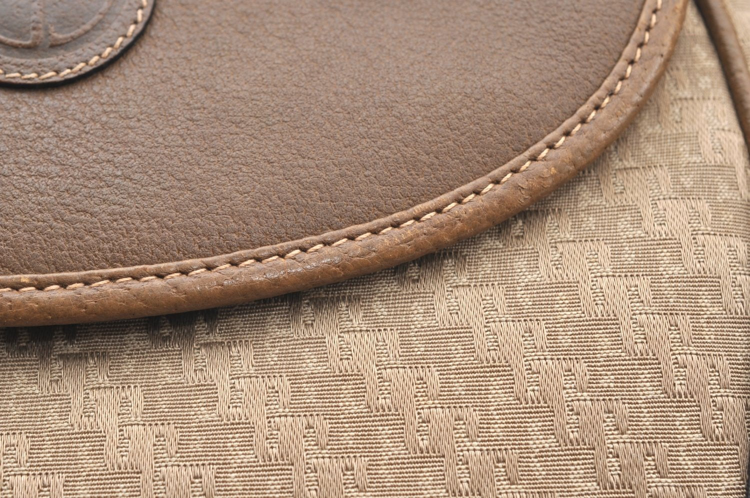 Authentic GUCCI Shoulder Cross Body Bag Purse Canvas Leather Beige Brown K4455