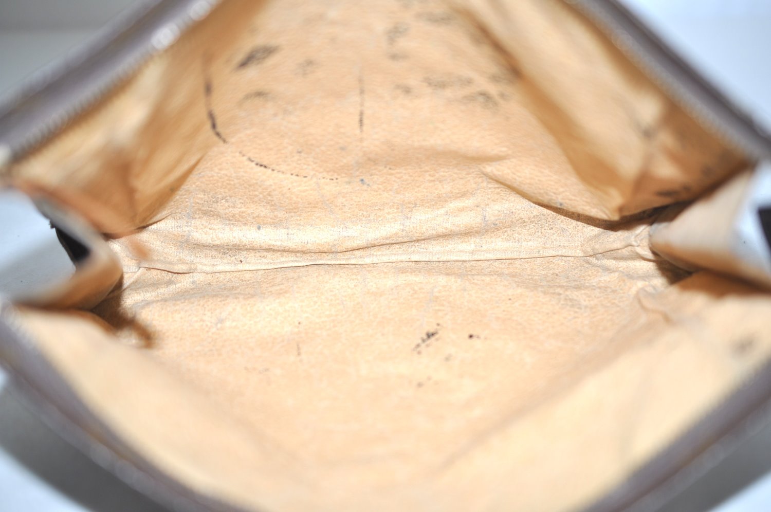 Auth Louis Vuitton Monogram Poche Toilette 26 Cosmetics Pouch Old Model LV K4514