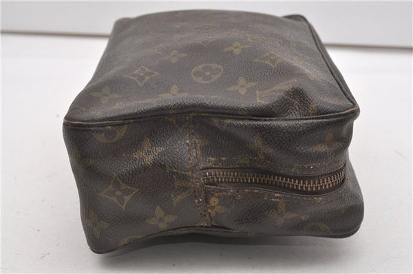 Auth Louis Vuitton Monogram Trousse Toilette 28 Clutch Hand Bag M47522 LV K4744