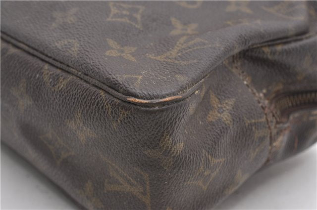 Auth Louis Vuitton Monogram Trousse Toilette 28 Clutch Hand Bag M47522 LV K4744