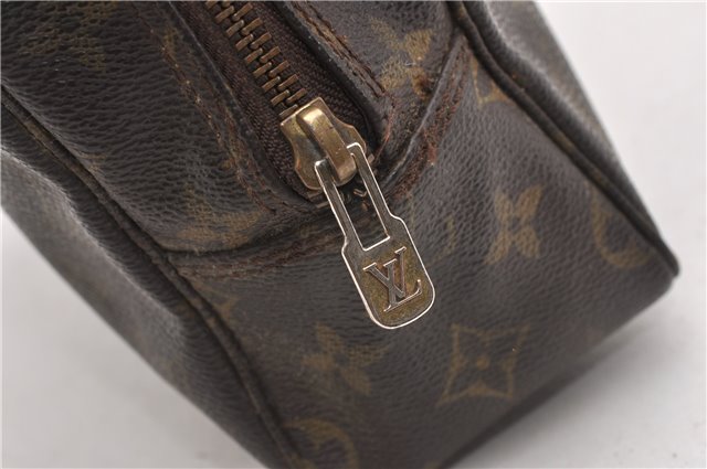 Auth Louis Vuitton Monogram Trousse Toilette 28 Clutch Hand Bag M47522 LV K4744