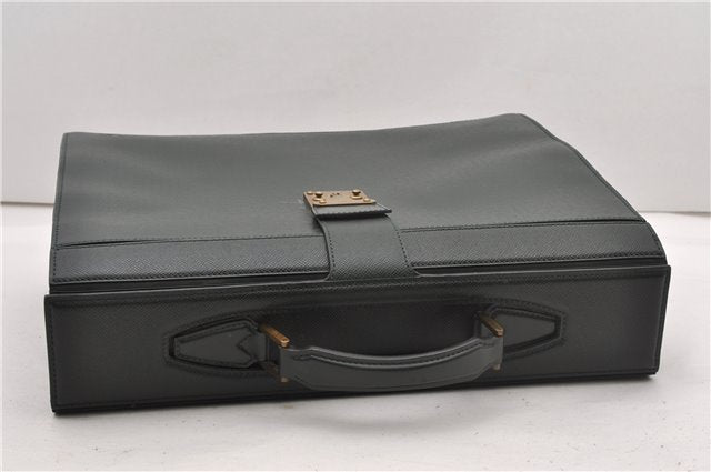 Auth Louis Vuitton Taiga Ural Business Bag Briefcase Green M30024 LV Junk K4861