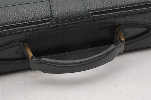 Auth Louis Vuitton Taiga Ural Business Bag Briefcase Green M30024 LV Junk K4861