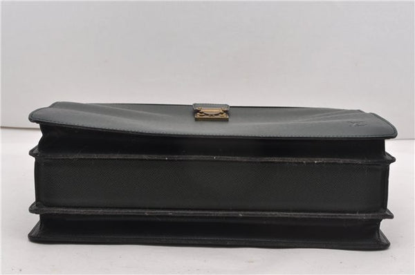 Auth Louis Vuitton Taiga Ural Business Bag Briefcase Green M30024 LV Junk K4861