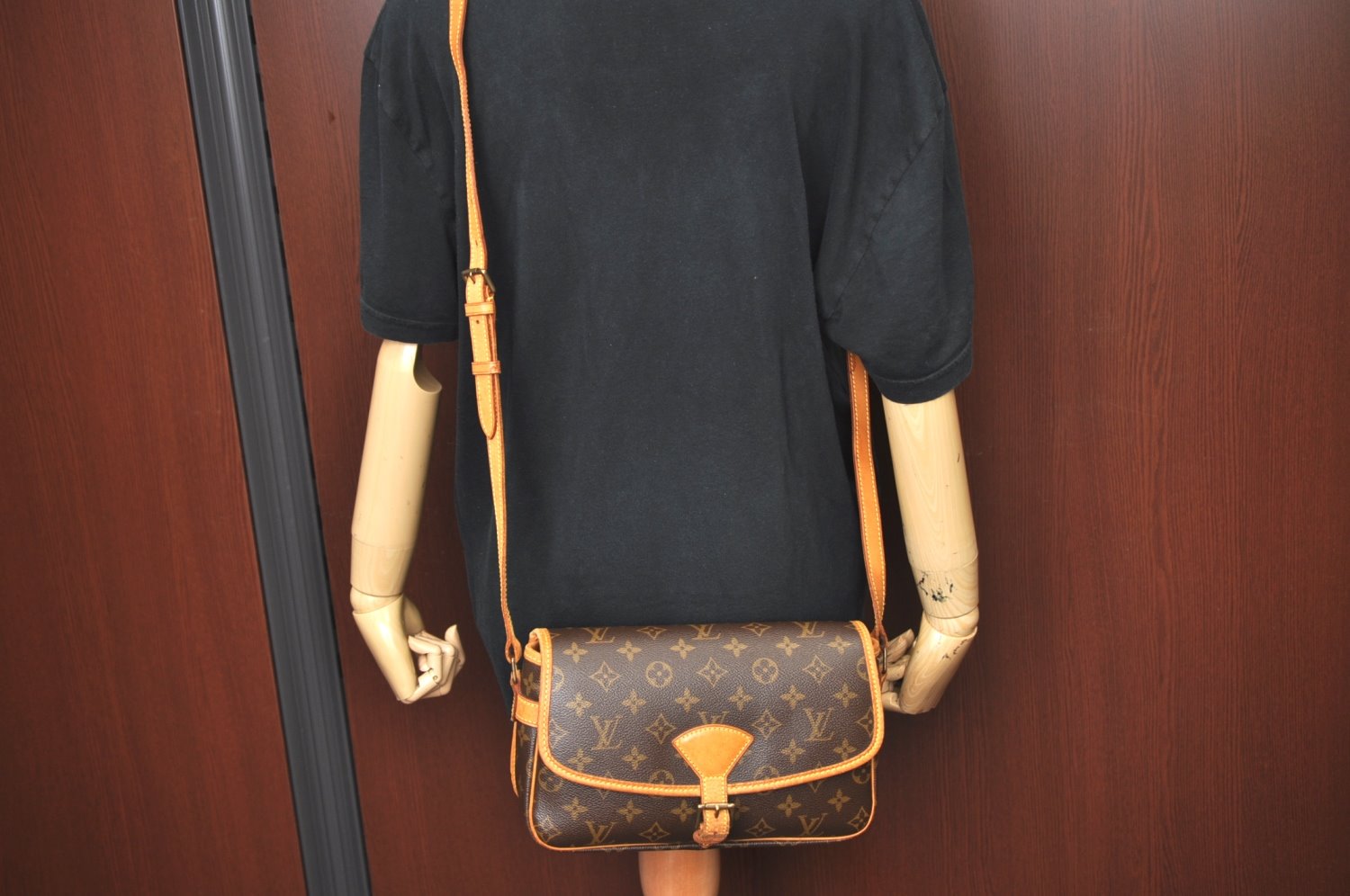 Authentic Louis Vuitton Monogram Sologne Shoulder Cross Body Bag M42250 LV K5007