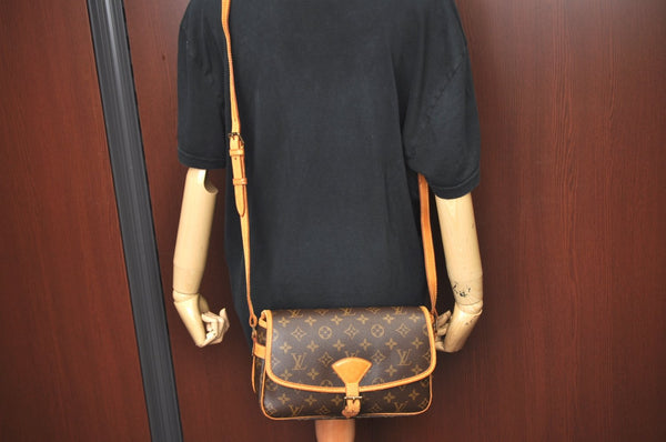 Authentic Louis Vuitton Monogram Sologne Shoulder Cross Body Bag M42250 LV K5007