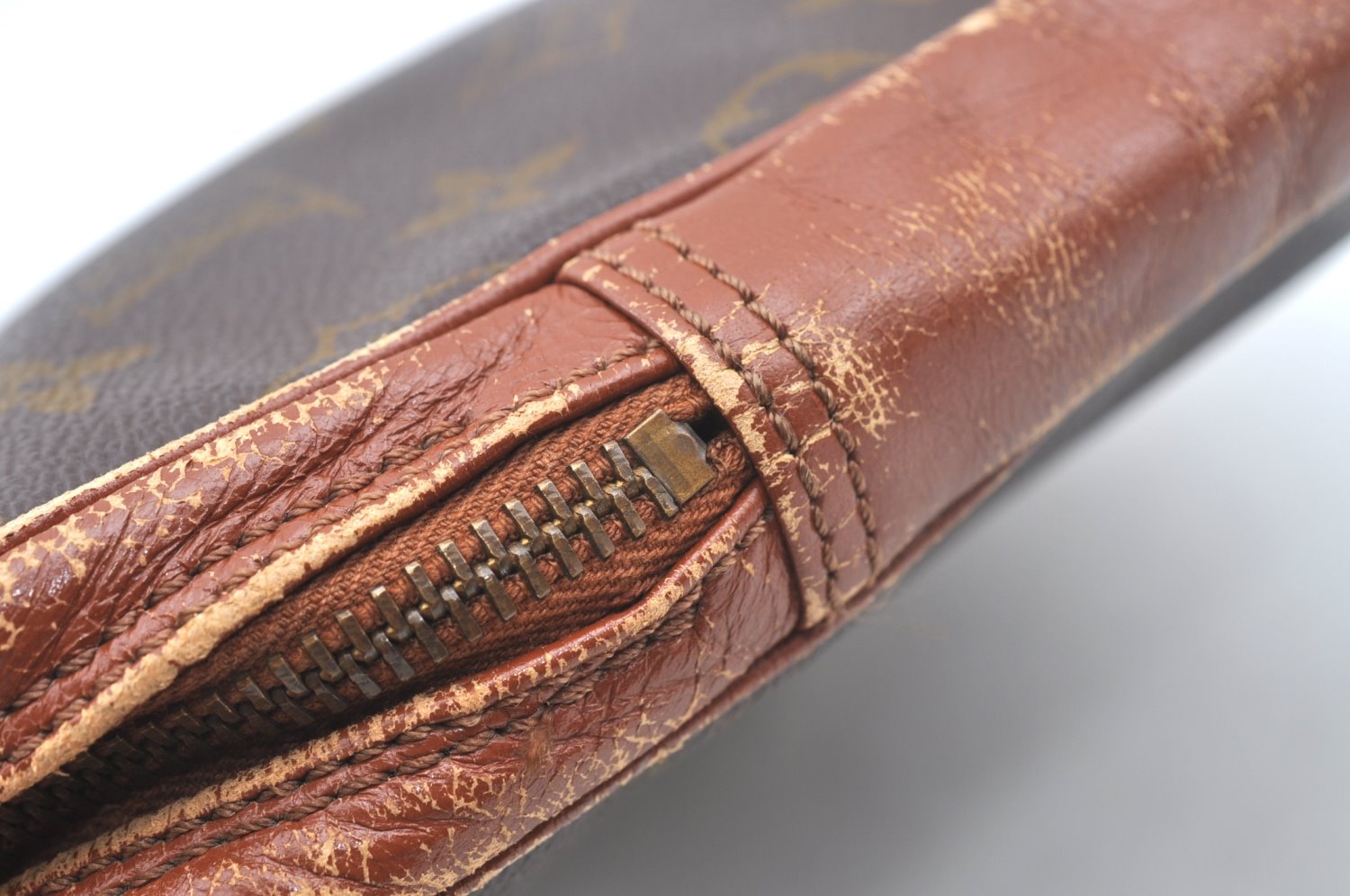 Authentic Louis Vuitton Monogram Pochette Sport Clutch Hand Bag Old Model K5020