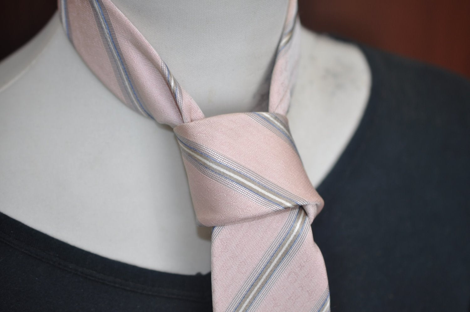 Authentic Louis Vuitton Necktie Tie Silk Stripe Motif Light Pink LV K5027