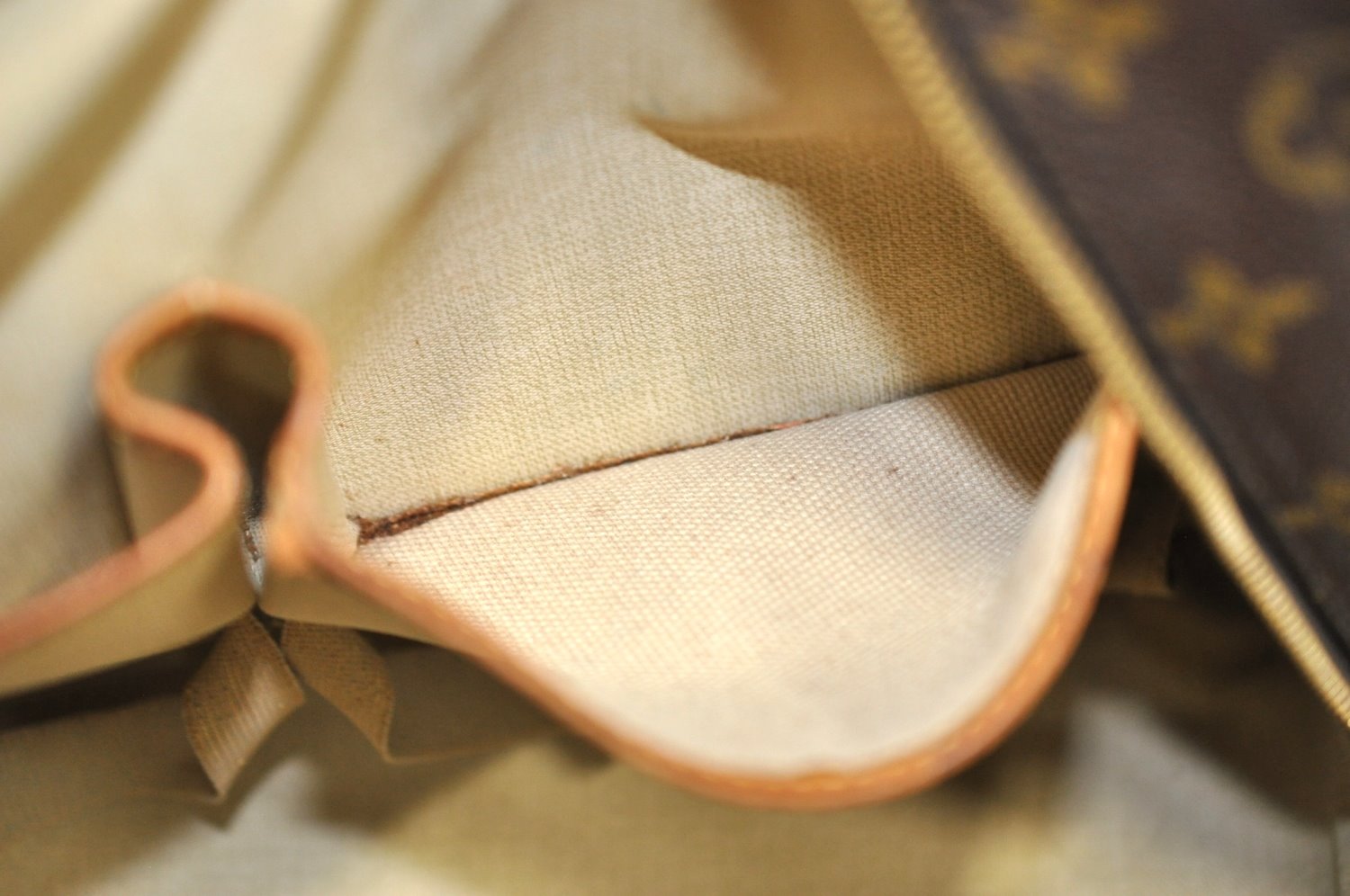 Authentic Louis Vuitton Monogram Deauville Hand Bag M47270 LV K5048