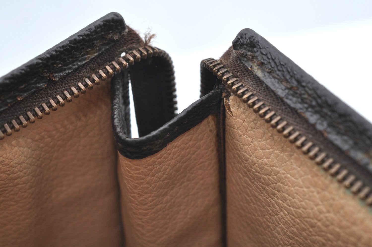 Authentic Louis Vuitton Monogram Poche Toilette 26 M47542 Cosmetics Pouch K5050