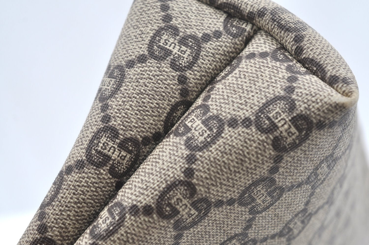 Authentic GUCCI GG Plus Clutch Hand Bag Purse GG PVC Leather Brown K5051