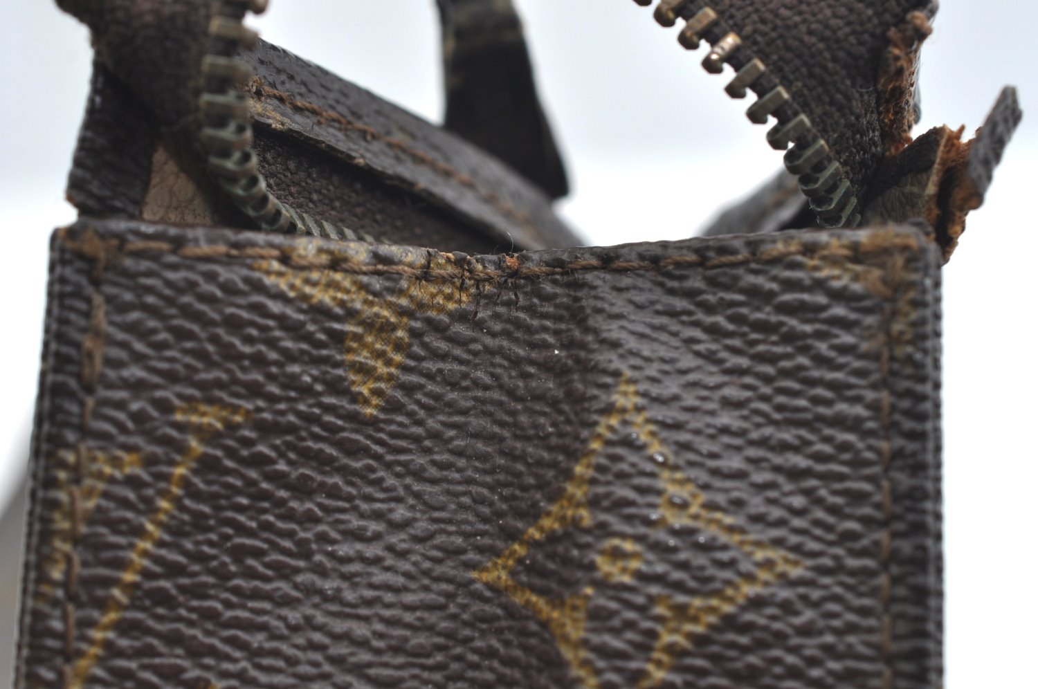 Auth Louis Vuitton Monogram Poche Toilette 26 Cosmetics Pouch Old Model LV K5066