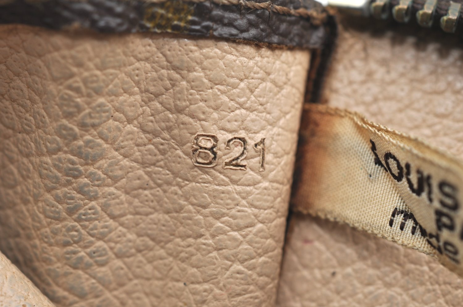 Auth Louis Vuitton Monogram Poche Toilette 26 Cosmetics Pouch Old Model LV K5066