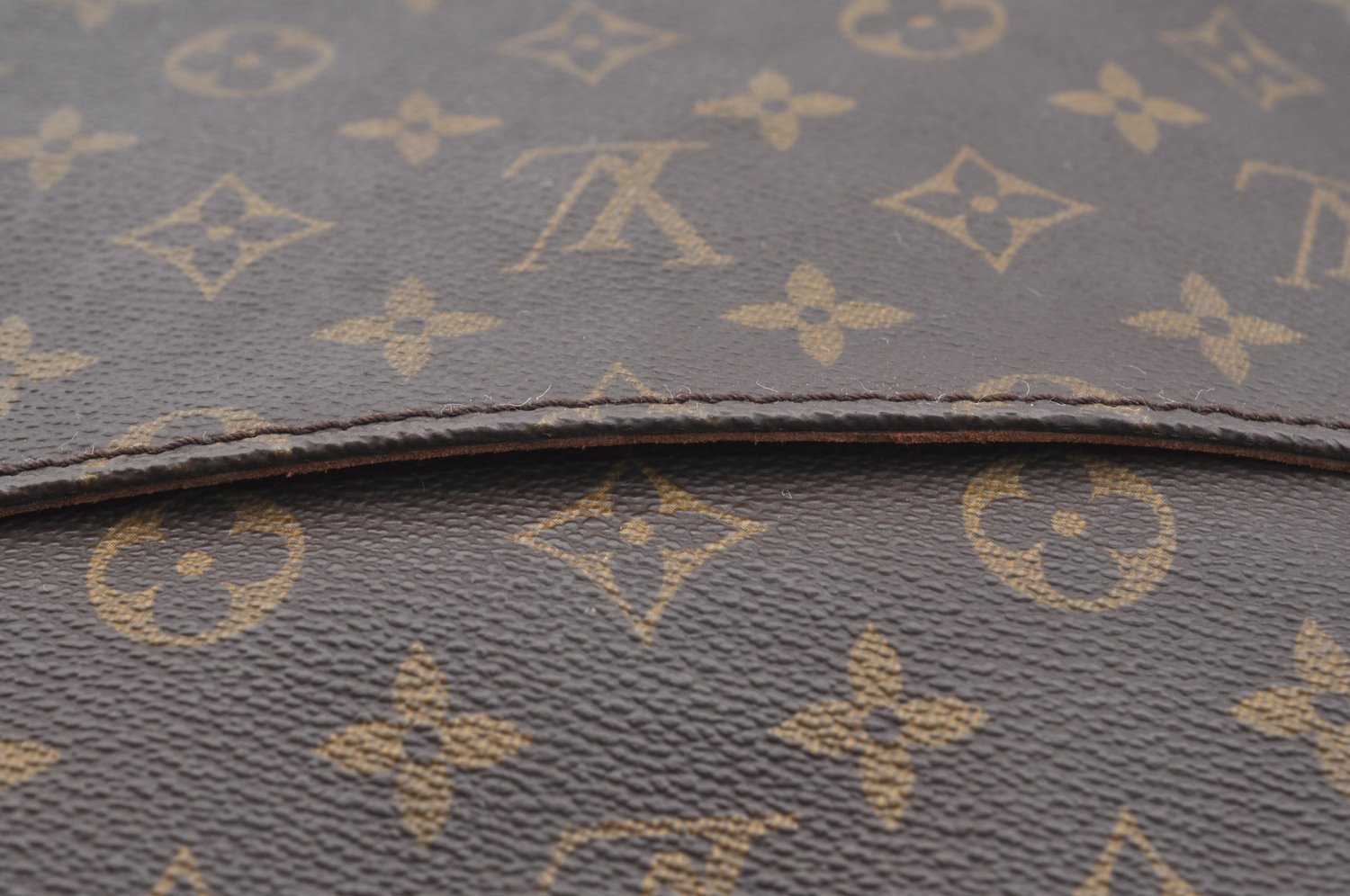 Authentic Louis Vuitton Monogram Nile Shoulder Cross Body Bag Old Model LV K5069