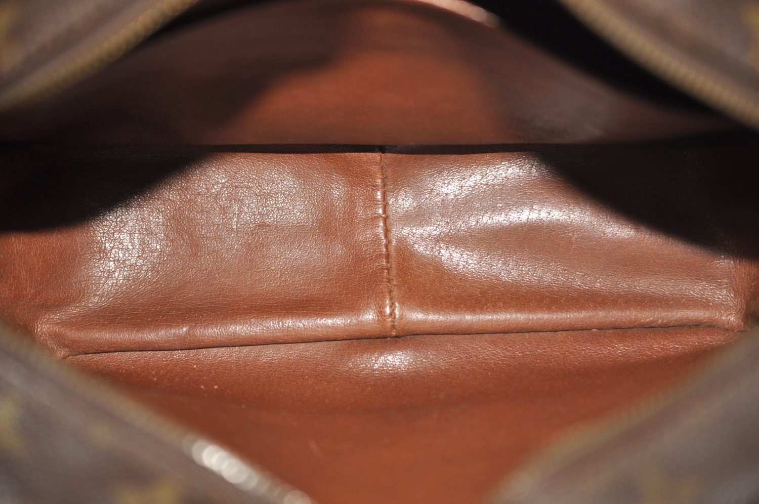 Authentic Louis Vuitton Monogram Nile Shoulder Cross Body Bag Old Model LV K5069