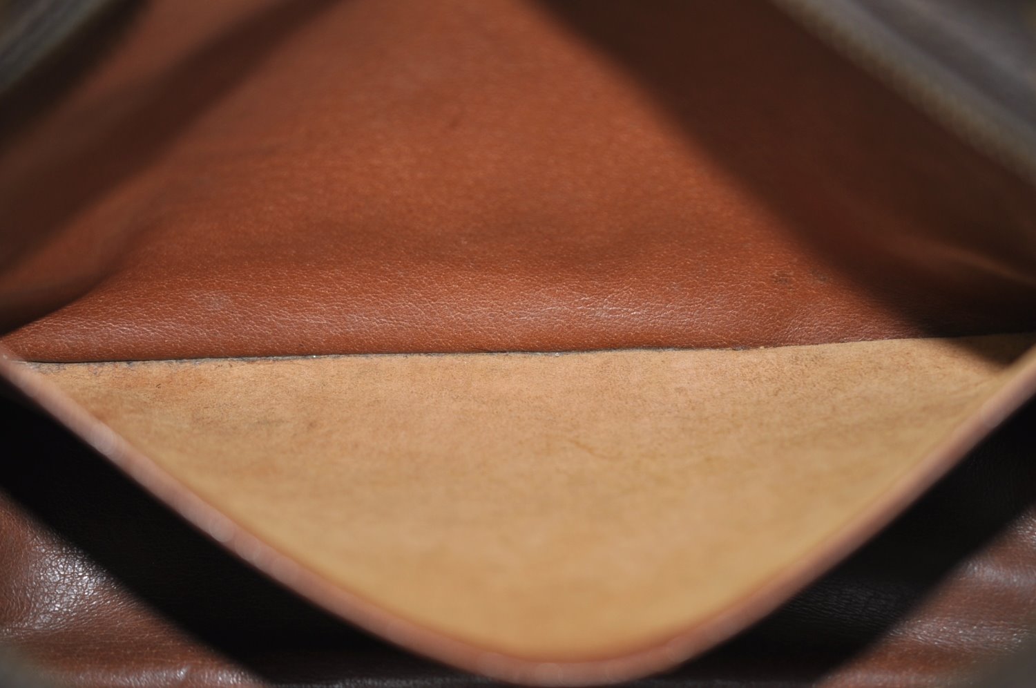 Authentic Louis Vuitton Monogram Nile Shoulder Cross Body Bag Old Model LV K5069