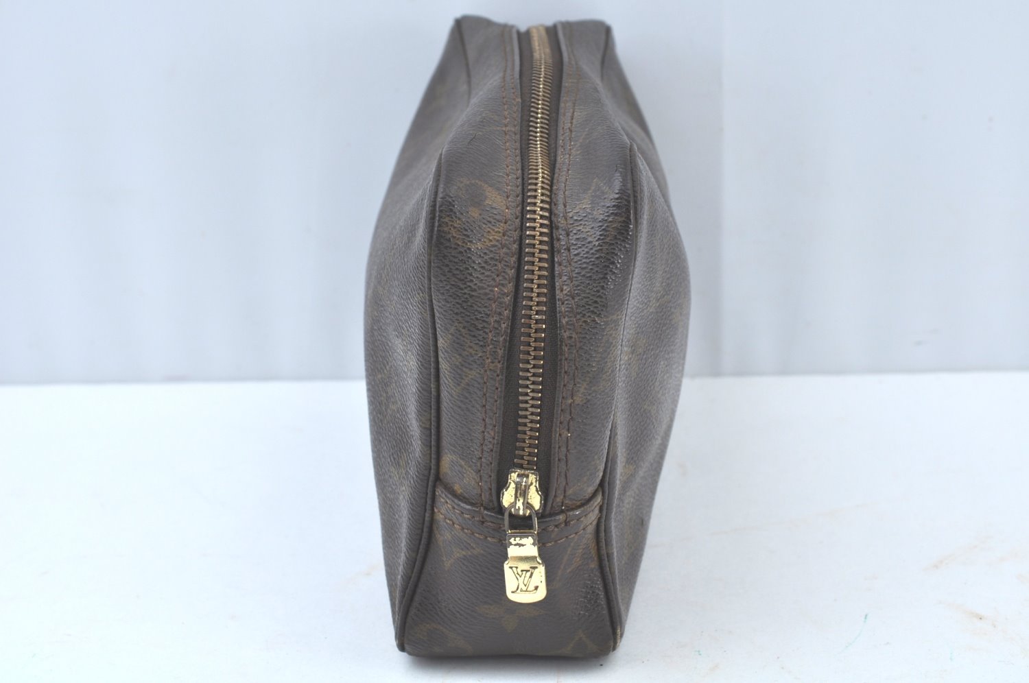 Auth Louis Vuitton Monogram Trousse Toilette 23 Clutch Hand Bag M47524 LV K5088