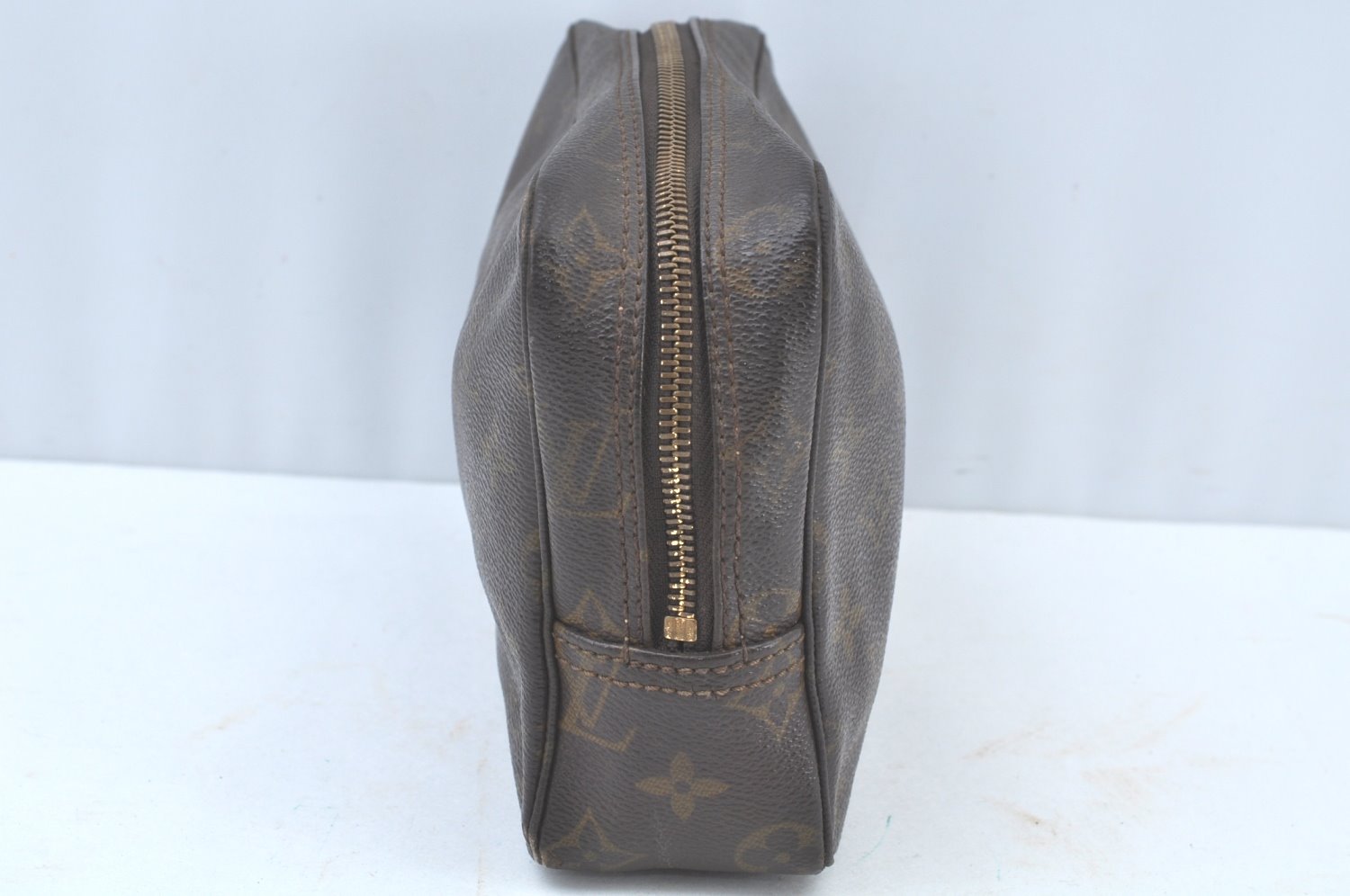 Auth Louis Vuitton Monogram Trousse Toilette 23 Clutch Hand Bag M47524 LV K5088