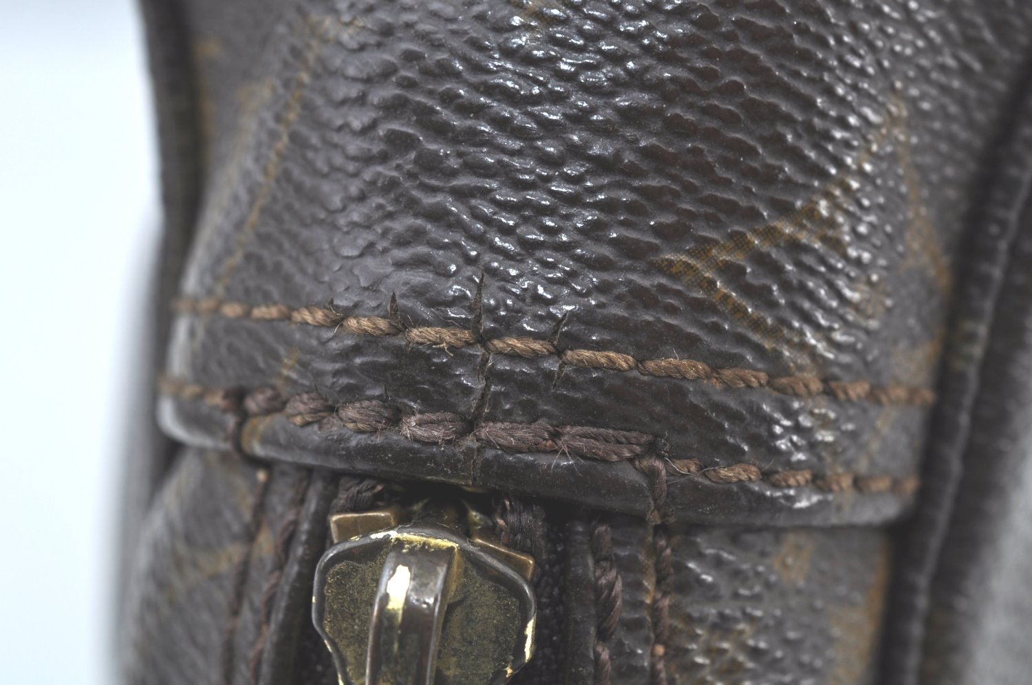 Auth Louis Vuitton Monogram Trousse Toilette 23 Clutch Hand Bag M47524 LV K5088