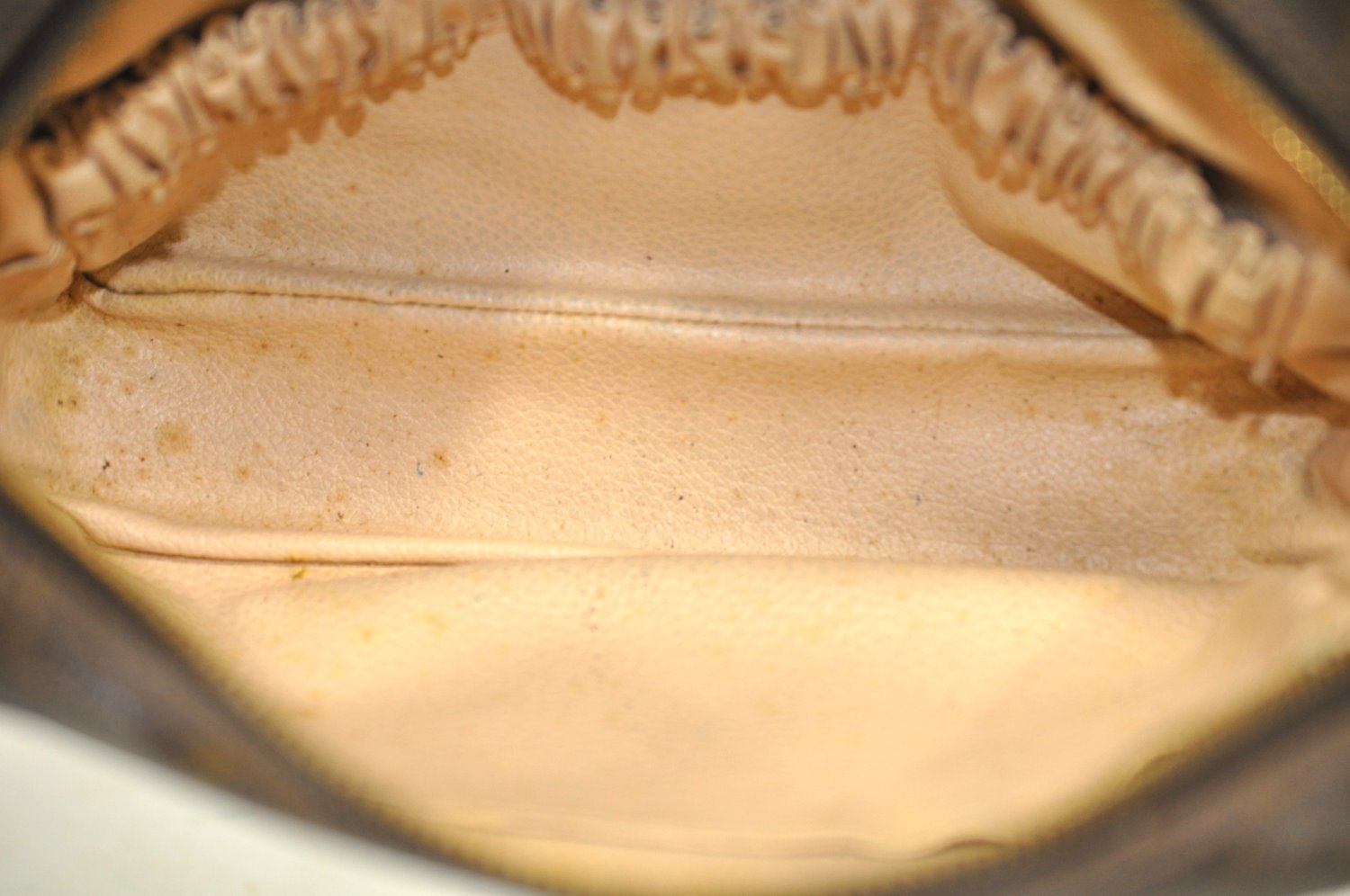 Auth Louis Vuitton Monogram Trousse Toilette 23 Clutch Hand Bag M47524 LV K5088