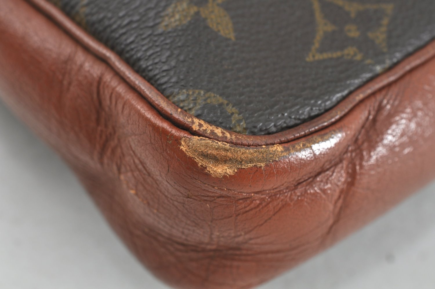 Authentic Louis Vuitton Monogram Pochette Sport Clutch Hand Bag Old Model K5105