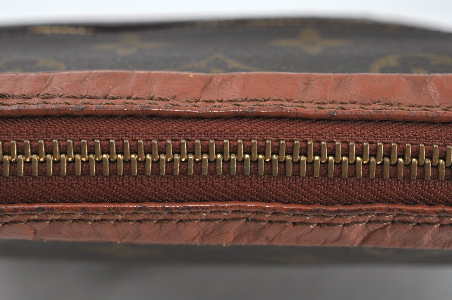 Authentic Louis Vuitton Monogram Pochette Sport Clutch Hand Bag Old Model K5105