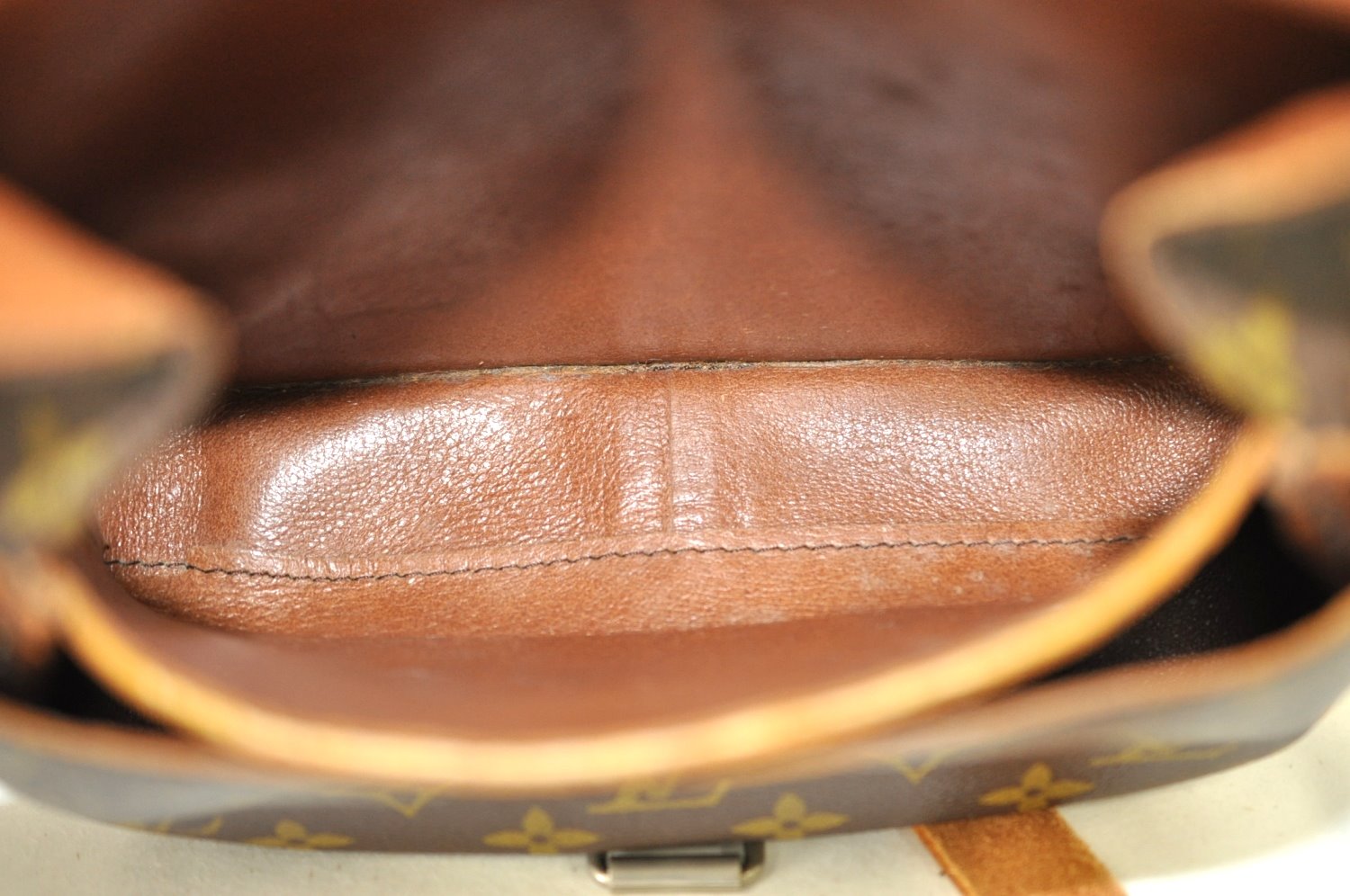 Authentic Louis Vuitton Monogram Cartouchiere MM Shoulder Bag Old Model LV K5114