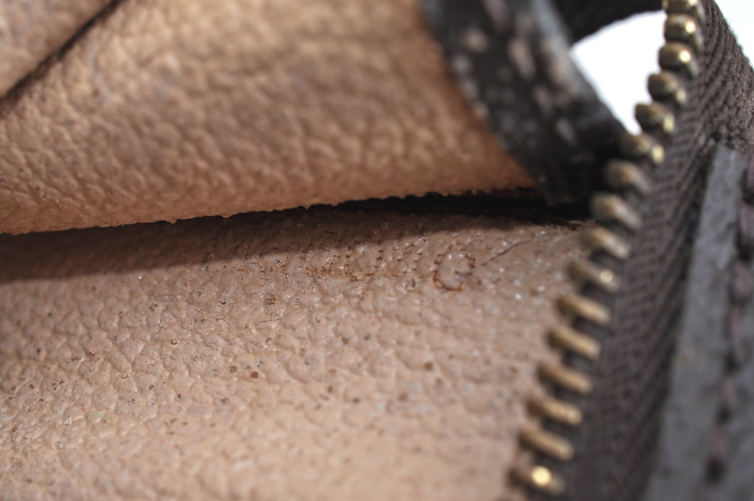 Authentic Louis Vuitton Monogram Poche Toilette 15 M47546 Cosmetics Pouch K5117