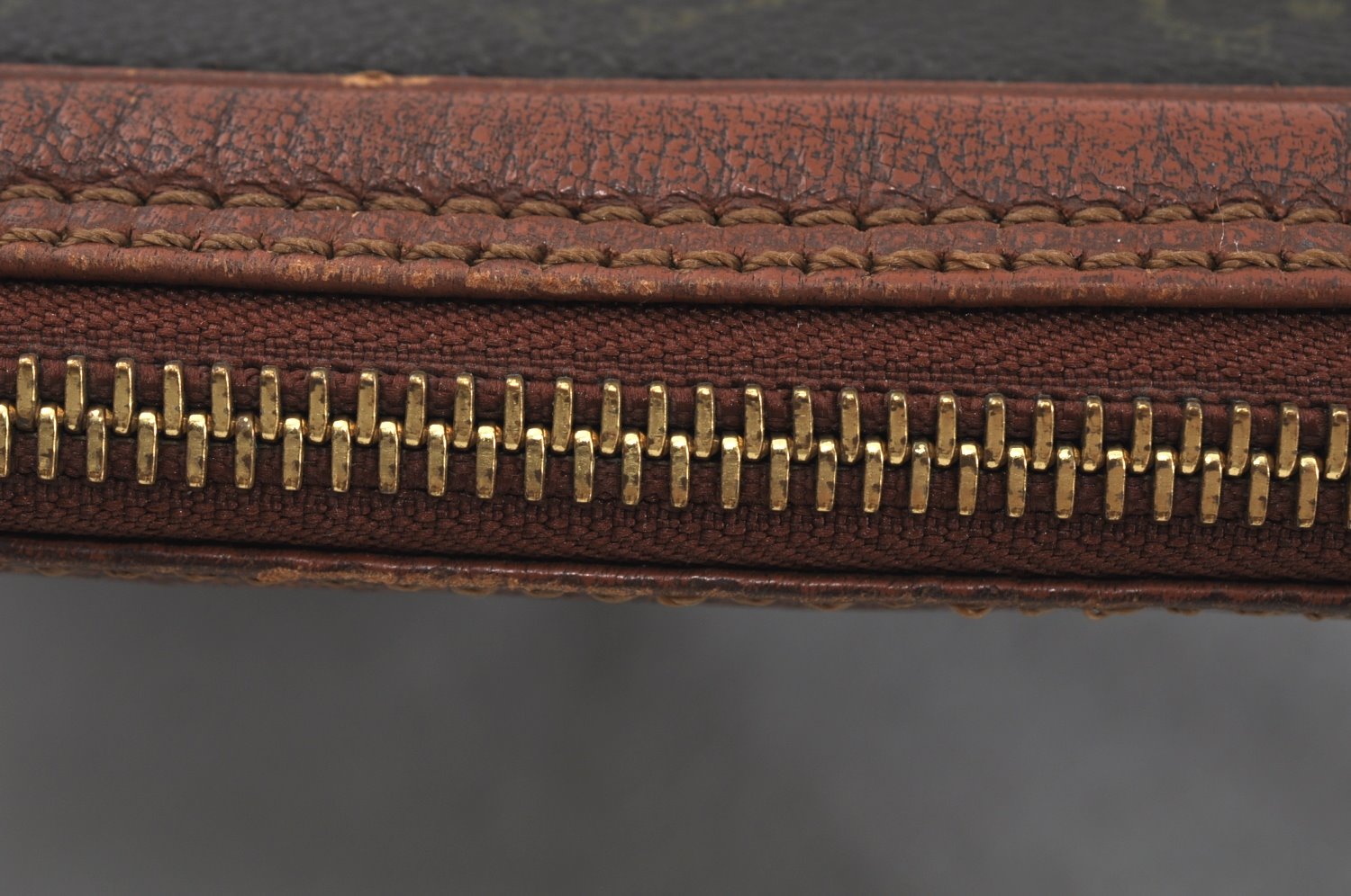 Authentic Louis Vuitton Monogram Pochette Sport Clutch Hand Bag Old Model K5131