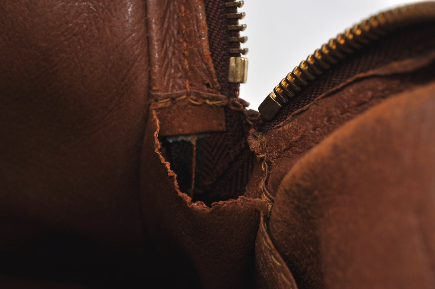 Authentic Louis Vuitton Monogram Pochette Sport Clutch Hand Bag Old Model K5131