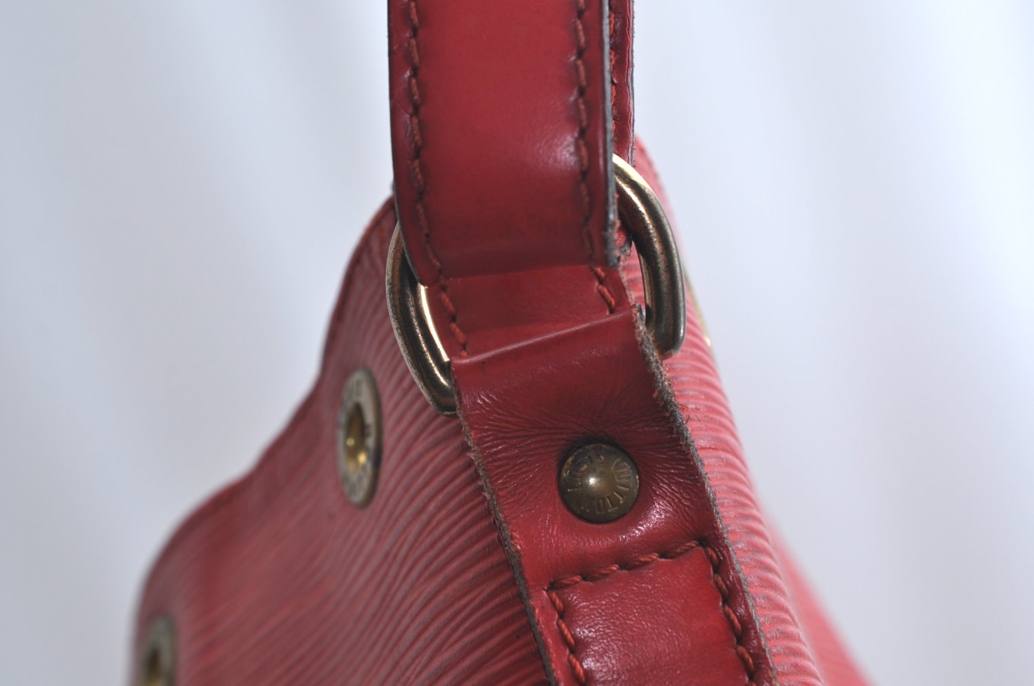 Authentic Louis Vuitton Epi Petit Noe Shoulder Drawstring Bag M44107 Red K5145