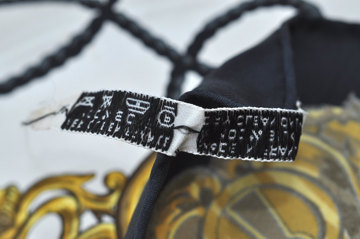 Authentic HERMES Carre 90 Scarf 