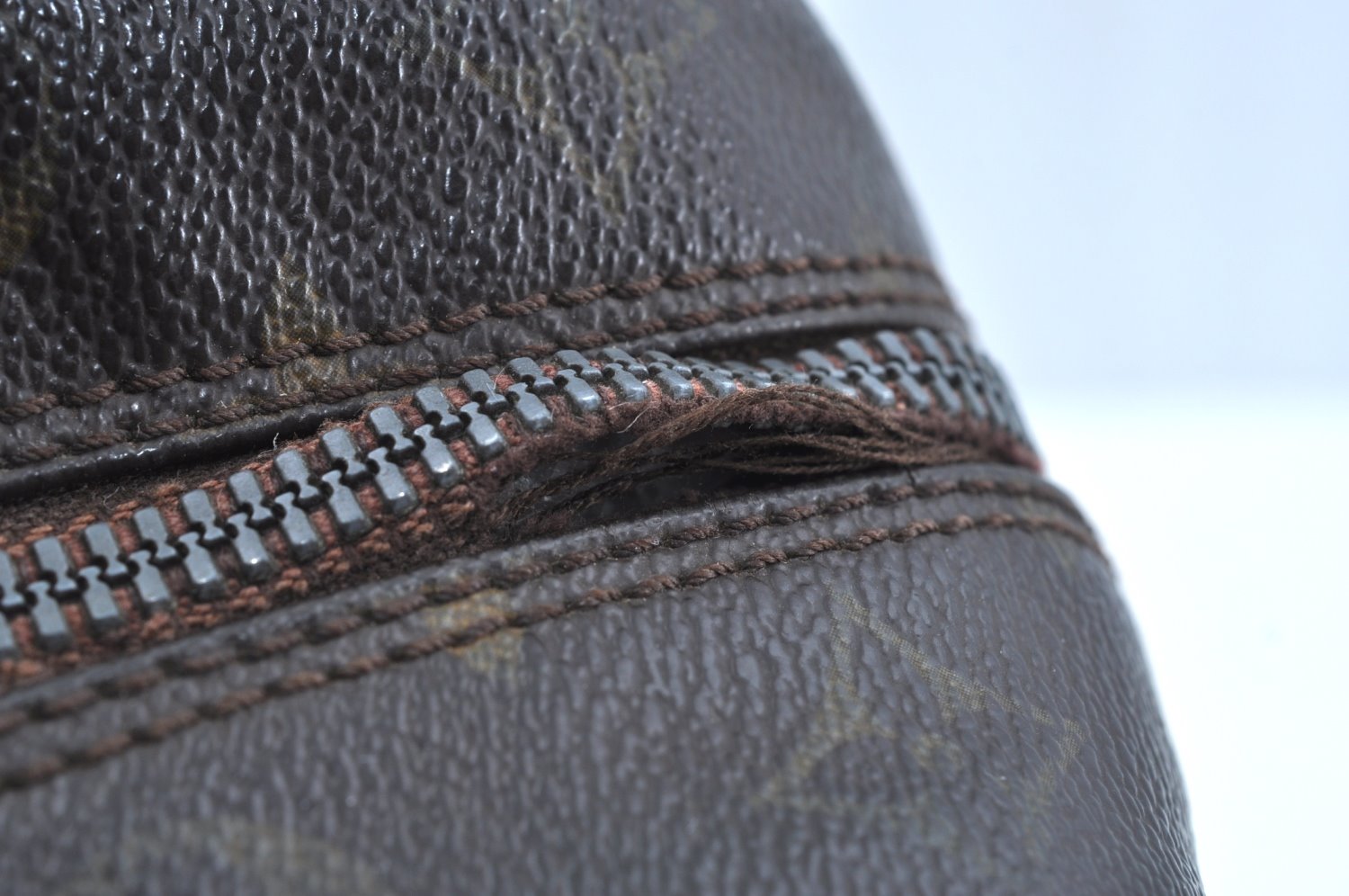 Authentic Louis Vuitton Monogram Danube GM Shoulder Cross Bag M45262 LV K5210