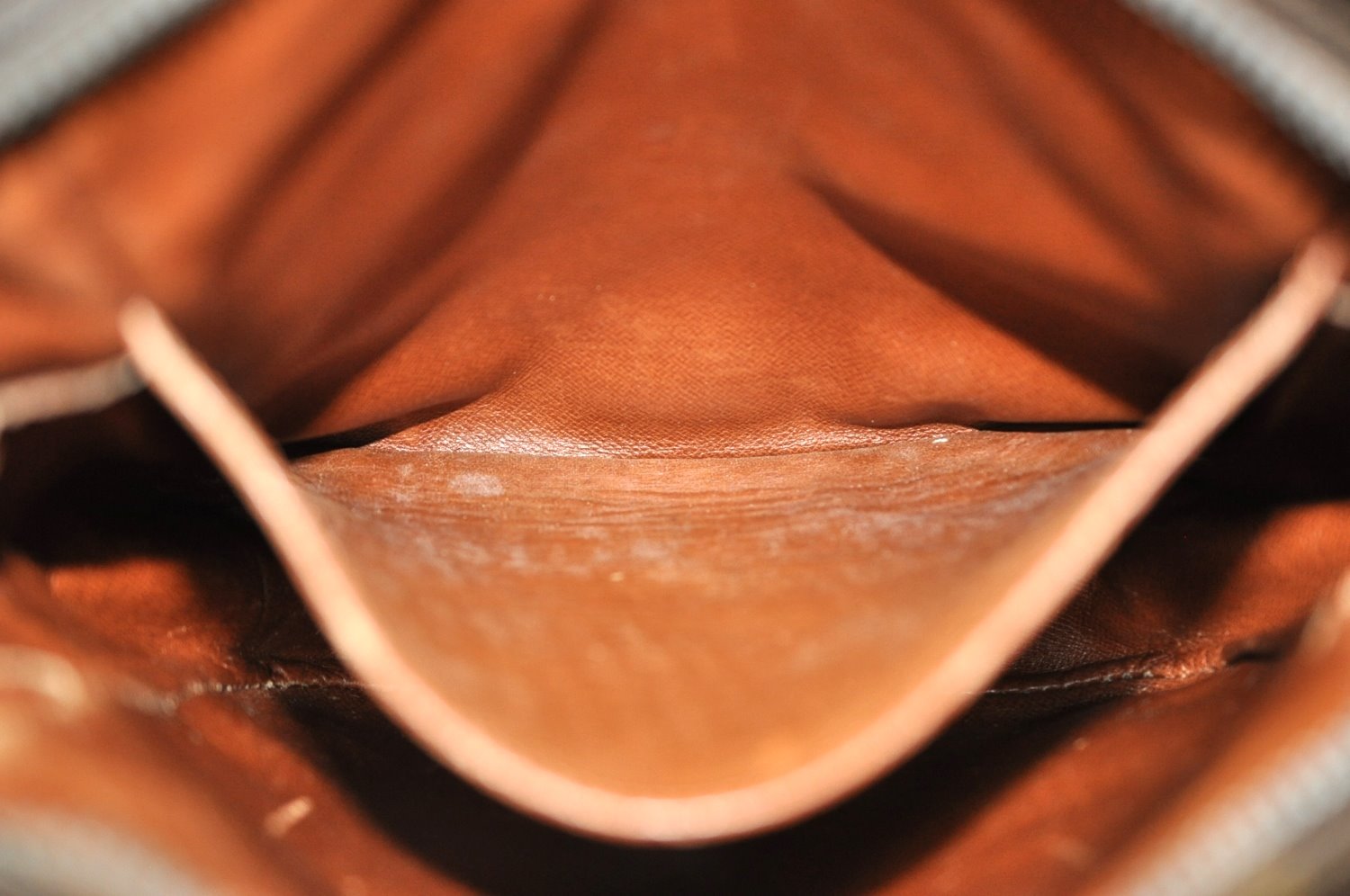 Authentic Louis Vuitton Monogram Danube GM Shoulder Cross Bag M45262 LV K5210