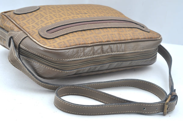 Authentic FENDI Zucchino Shoulder Cross Body Bag Purse PVC Leather Brown K5216